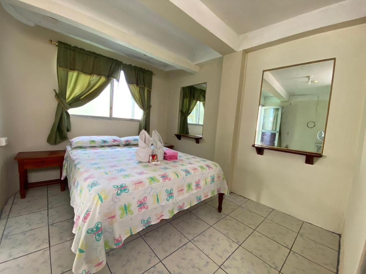Historico Hostal Elizabeth Пуэрто-Айора Экстерьер фото