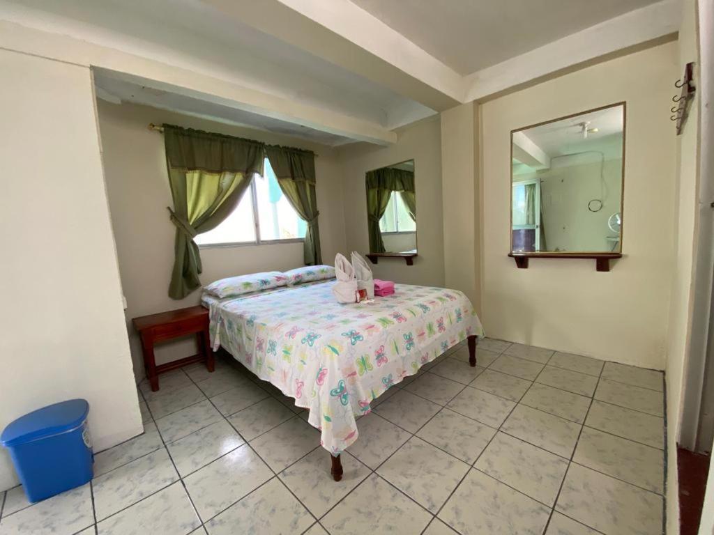 Historico Hostal Elizabeth Пуэрто-Айора Экстерьер фото